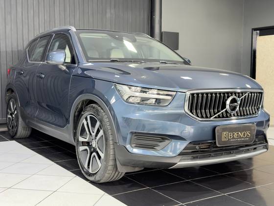 VOLVO XC40 1.5 T5 RECHARGE MOMENTUM GEARTRONIC